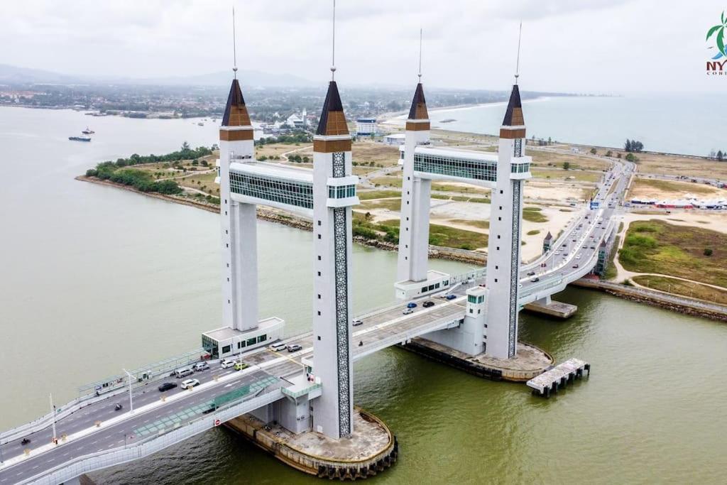 New Drawbridge With Seaview And Pool * Kuala Terengganu